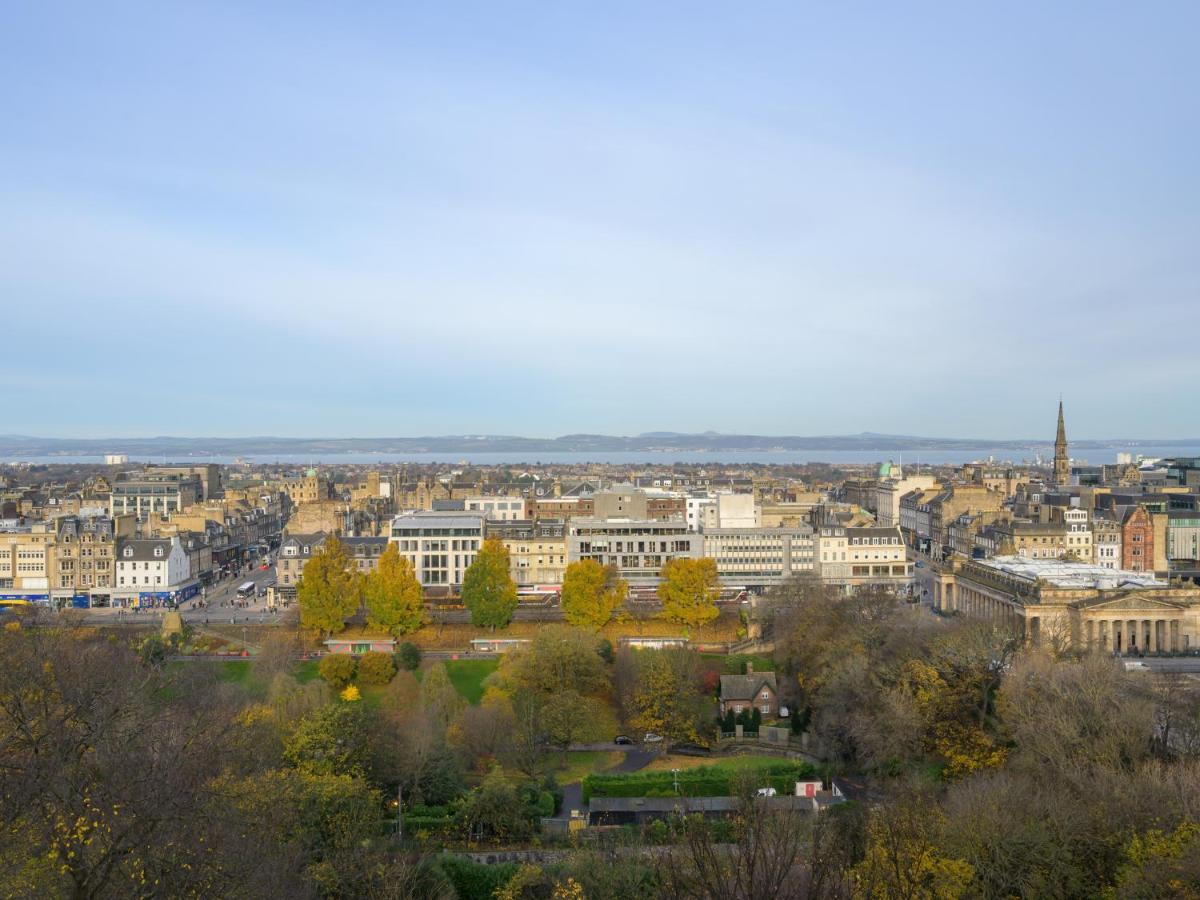 Pass The Keys Historic Ramsay Garden Apt With Balcony Views Edimburgo Exterior foto